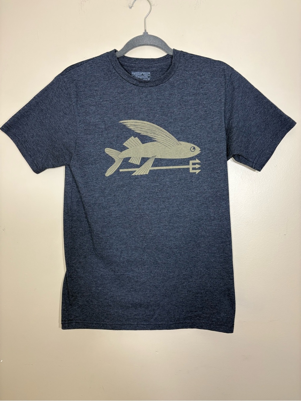 Patagonia Flying Fish Slim Fit Navy Heather Graphic Tee- men’s S - Picture 2 of 8
